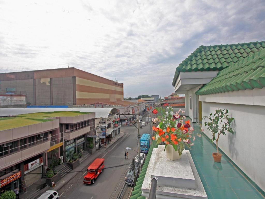Hotel Galleria Davao City Exterior foto